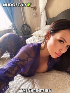 Lovalova Black Hair Curvy Body Onlyfans Influencer